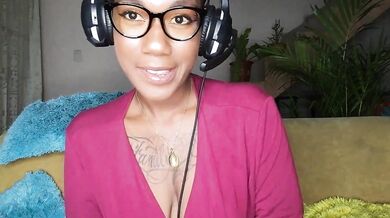 Ebony Huge breast black Colombian cums while playing at camera