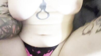 Amateur Canadian Couple in Sexy Lingerie has Panty Sex