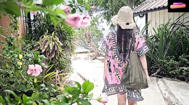 Resort Bungalows PUBLIC Flashing n PEE # Evolova sex toy