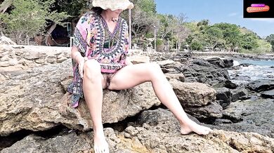 Resort Bungalows PUBLIC Flashing n PEE # Evolova sex toy