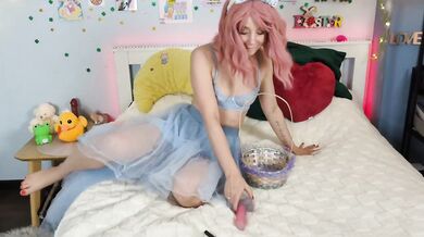 Horny Bunny's Egg Hunt: Found a toy — using it now!