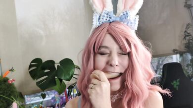 Horny Bunny's Egg Hunt: Found a toy — using it now!
