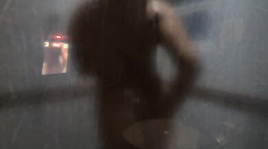 I film my girlfriend while she's showering, look at her natural body