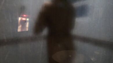 I film my girlfriend while she's showering, look at her natural body