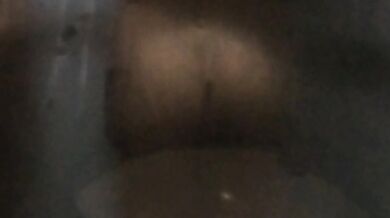 I film my girlfriend while she's showering, look at her natural body