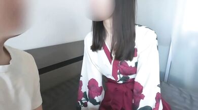 【個人撮影】巫女さんご奉仕をする姿が可愛い彼氏のおっぱいを舐めまくる新年にイチャイチャする素人カップルの動画／Japanese amateur hentai