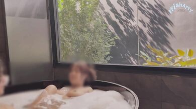 Lesbian sex in bathtub