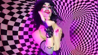 MAD MOXXI SOLO PERFORMANCE