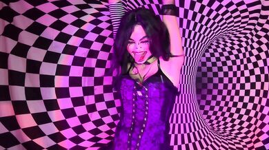 MAD MOXXI SOLO PERFORMANCE