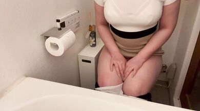トイレ　デート前　緊張でおしっこ