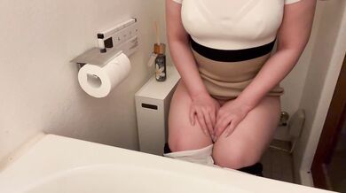 トイレ　デート前　緊張でおしっこ