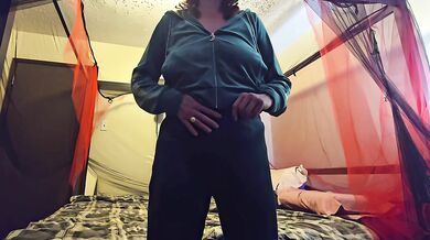 Seductive jerk off, no mercy in velour embrace