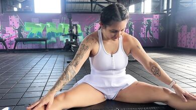 LunaBigBooty Caught Hard After Gym Blowjob