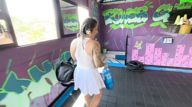 LunaBigBooty Caught Hard After Gym Blowjob
