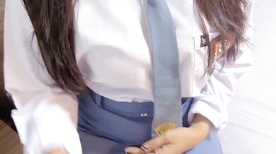 Siswi sma diboking ayah teman crot di mulut