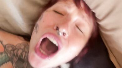 Alternative Couple enjoys intimate morning fuck