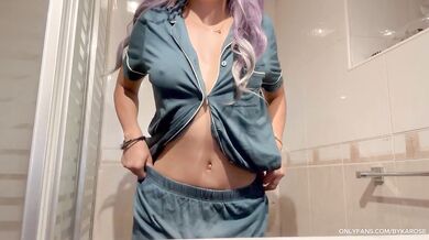 cute 18 year old college girl with a perfect body has the most delicious pussy in the world