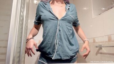 cute 18 year old college girl with a perfect body has the most delicious pussy in the world