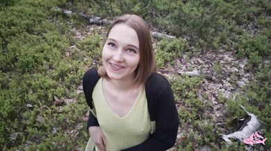 Sexy nymphomaniac in the forest made me cum in her mouth