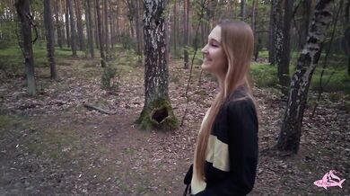 Sexy nymphomaniac in the forest made me cum in her mouth
