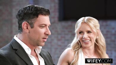 WIFEY Bride Danielle Renae Gets Stretched Out In 5-BBC Gangbang While Hubby Watches
