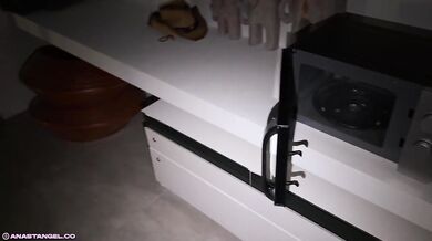 Thief caught stealing gets punished with a FACIAL