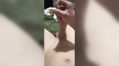 Solo male cummin hard