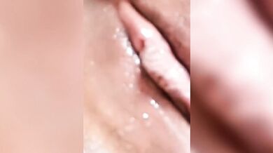 I give a great blowjob to a fan from Colombia