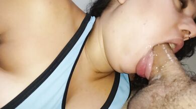First blowjob of the day, she's already making him suffer from lust????