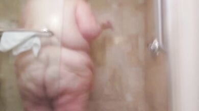 Watch ssbbw rubywiththejs wash up her huge belly
