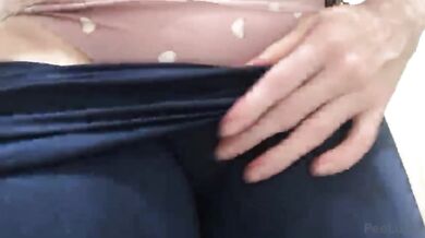 She arrives after the gym, frantically takes off her clothes and has a desperate, delicious pee