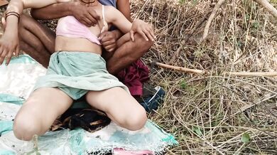Girlfriend ko jangal mai choda