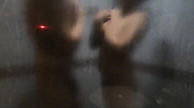 My friend has a natural body, look how she bathes