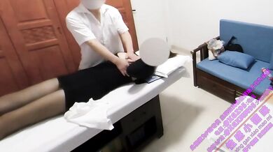 和老公去按摩(上)---他喜欢看我和按摩师做爱。