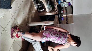 Madrastra milf gordita caliente con hijastro pervertido