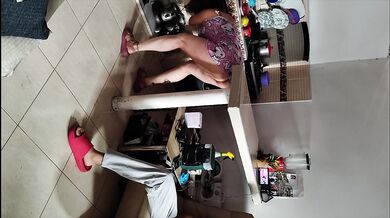 Madrastra milf gordita caliente con hijastro pervertido