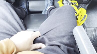 Oral sex on public transport, I invite a strange tourist to sit next to me, she sucks me until I ejaculate (part 1)