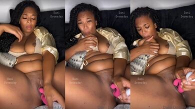 TELE Literaryvixe Super Horny Ebony Pussy Play Squirt Session