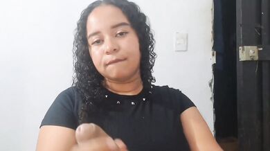 Colombiana de culo enorme folla con su vecino con un culo llene de aceite
