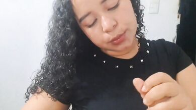 Colombiana de culo enorme folla con su vecino con un culo llene de aceite