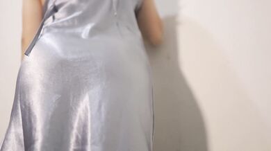 bokep indo Terbaru ngintip cewek lagi santai sambil main HP gak pakai Celana dalam