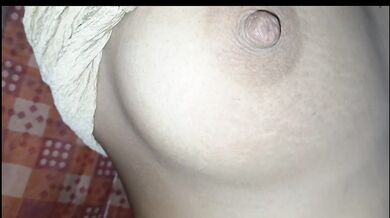 Night mai sexy bhabhi ki chut mai finger dala
