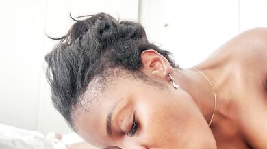 A gorgeous brunette sucks my dick for breakfast and asks me to cum inside her