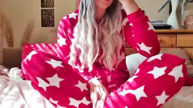 First time anal masturbation in my slutty pajamas