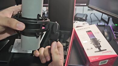 HyperX Quadcast 2 S Unboxing