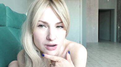 Compilation where there is a lot of cum playing in the mouth and swallowing it