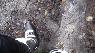 Bikers dirty lether suit and fox mx boots