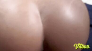 My girlfriend's sexy moves when she's fucking doggy style