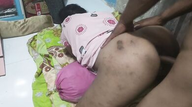 Ngentot ibu mertua pantat besar dan mulus