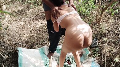 Bhabhi ko naggi karke khulle khet mai choda